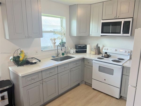 5218 SW 91st Ave , Unit 4, Cooper City, FL 33328