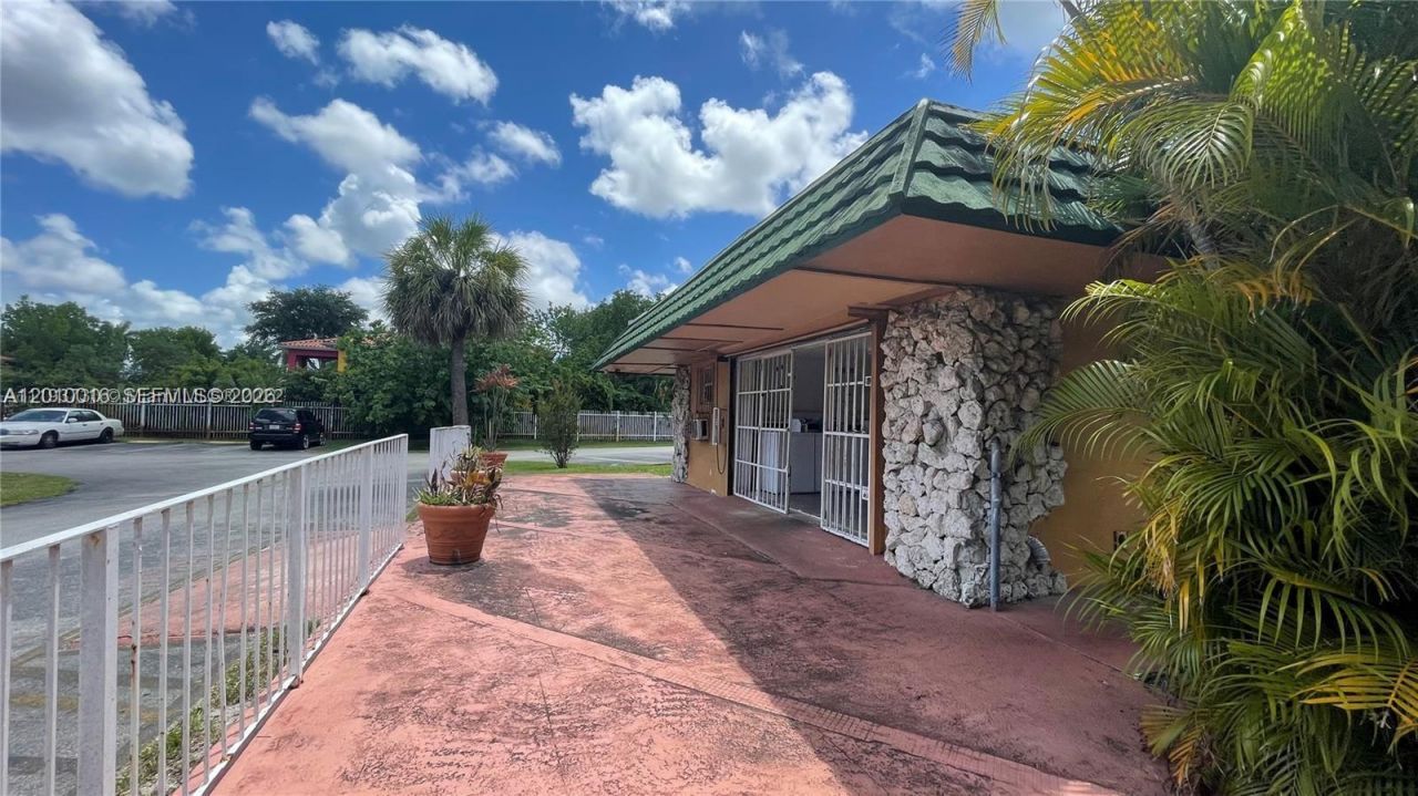 271 NW 177th St , Unit B-104, Miami Gardens, FL 33169 Photo