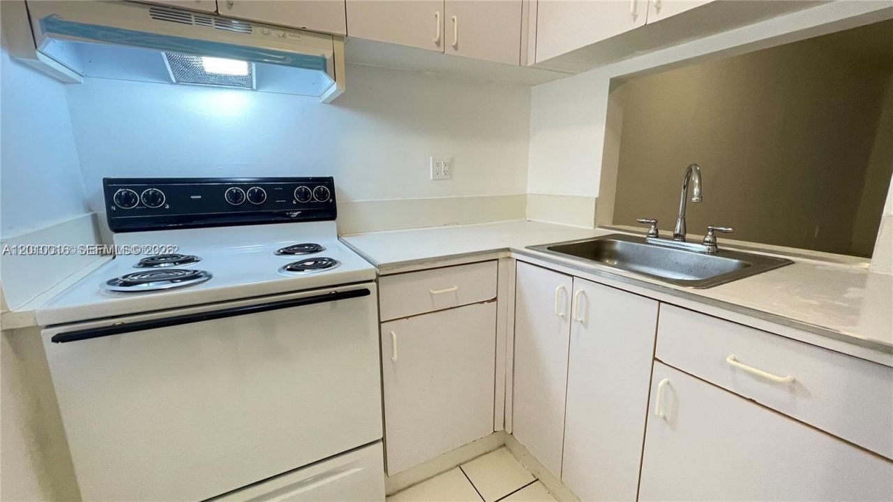 271 NW 177th St , Unit B-104, Miami Gardens, FL 33169 Photo