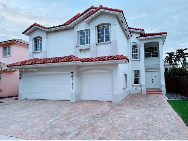 10873 NW 71st St , Doral, FL 33178