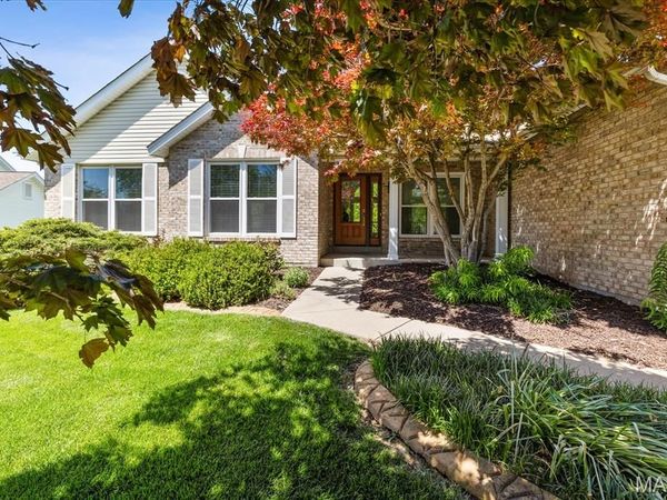 30 Richland Court, St Charles, MO 63304