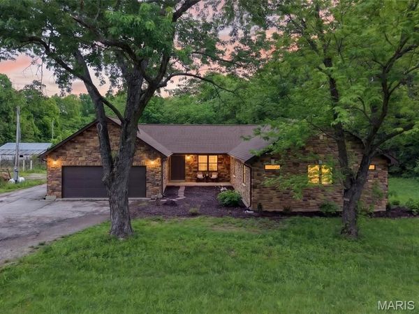1510 Highway Dd, Defiance, MO 63341