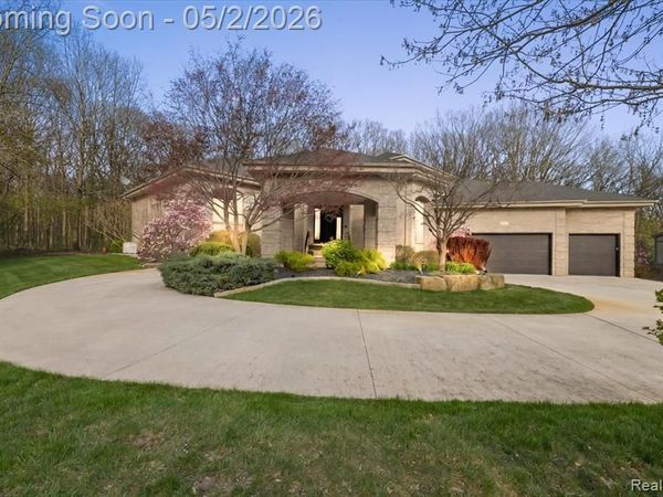 930 Bear Creek Court, Oakland Twp, MI 48306