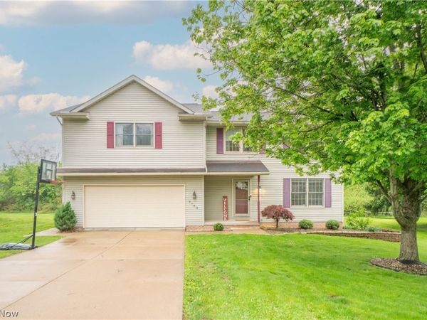 5782 Drenta Circle SW, Navarre, OH 44662