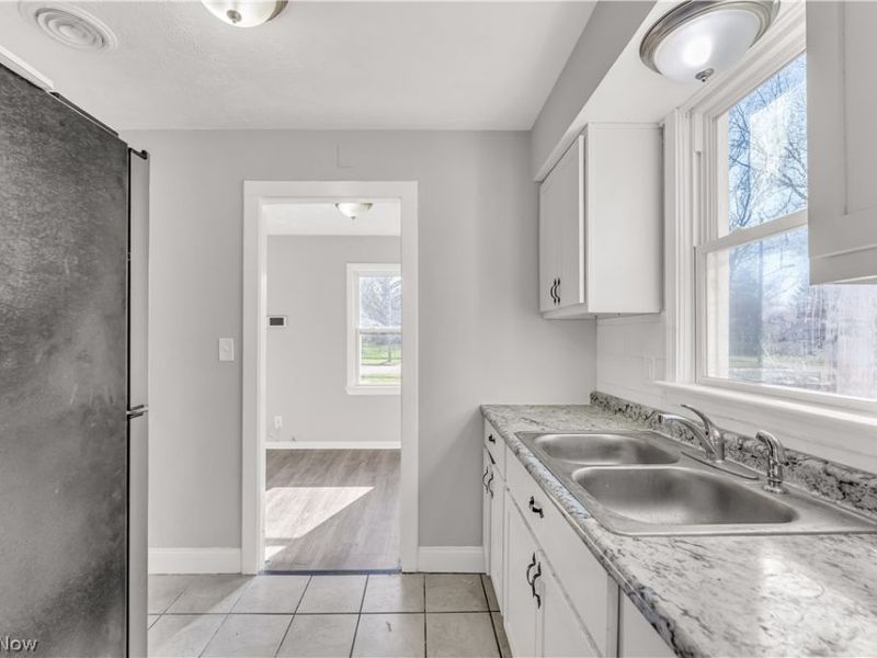 2521 Greenvale Road , Cleveland, OH 44121 Photo 10