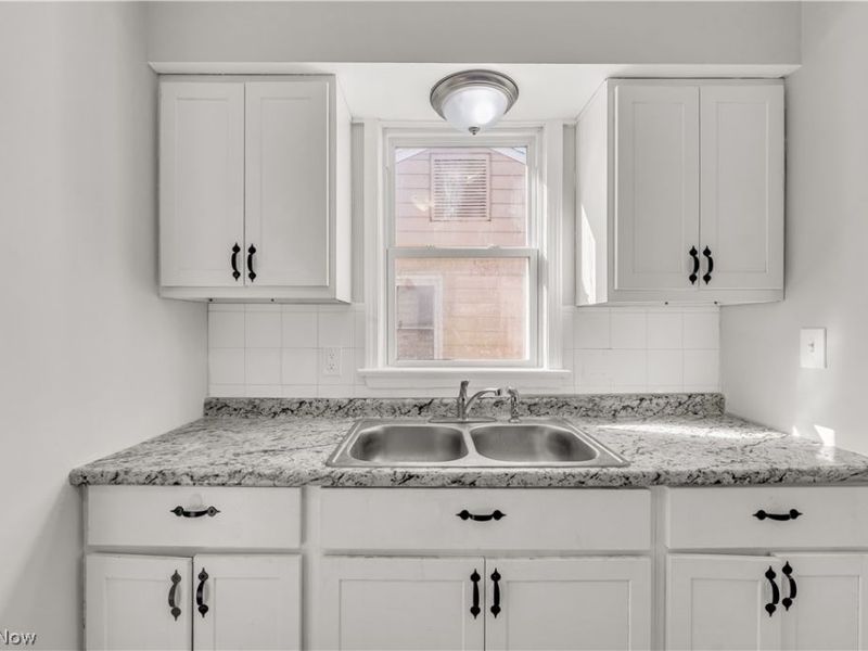 2521 Greenvale Road , Cleveland, OH 44121 Photo 11