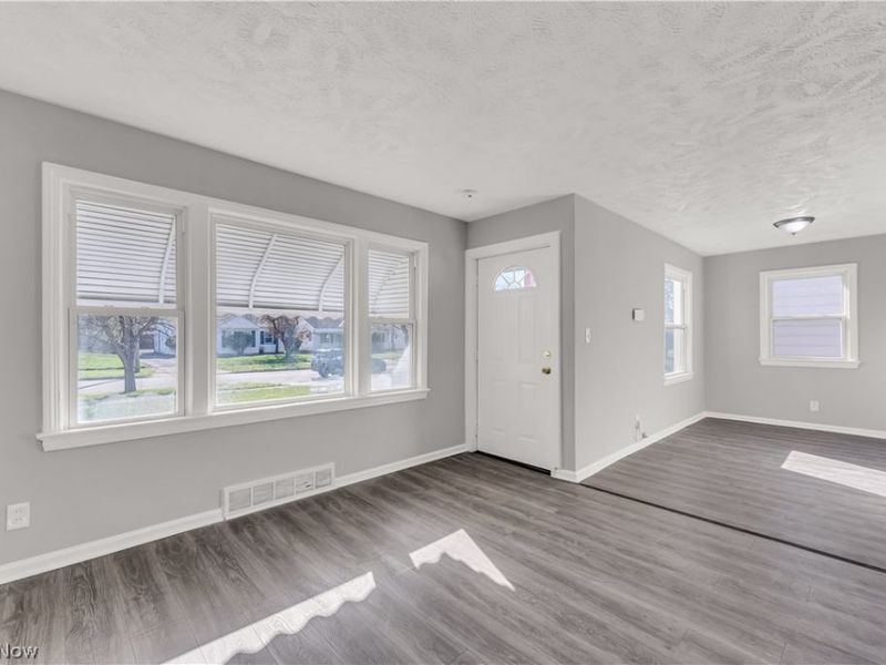 2521 Greenvale Road , Cleveland, OH 44121 Photo 3