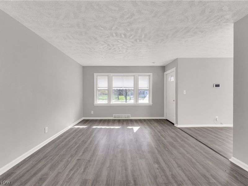 2521 Greenvale Road , Cleveland, OH 44121 Photo 4