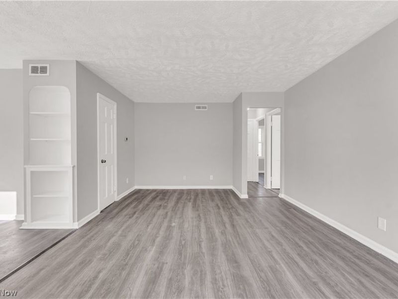 2521 Greenvale Road , Cleveland, OH 44121 Photo 5