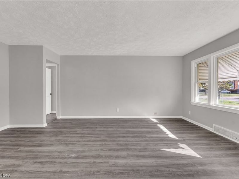 2521 Greenvale Road , Cleveland, OH 44121 Photo 8