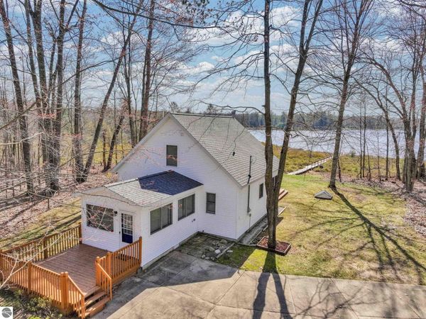 7761 Dyer Lake Road S, Falmouth, MI 49632