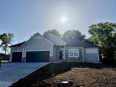 9023 N Colorado Avenue, Kansas City, MO 64156