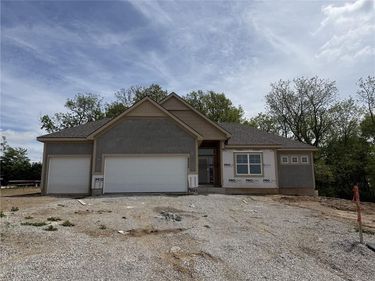 9023 N Colorado Avenue, Kansas City, MO 64156