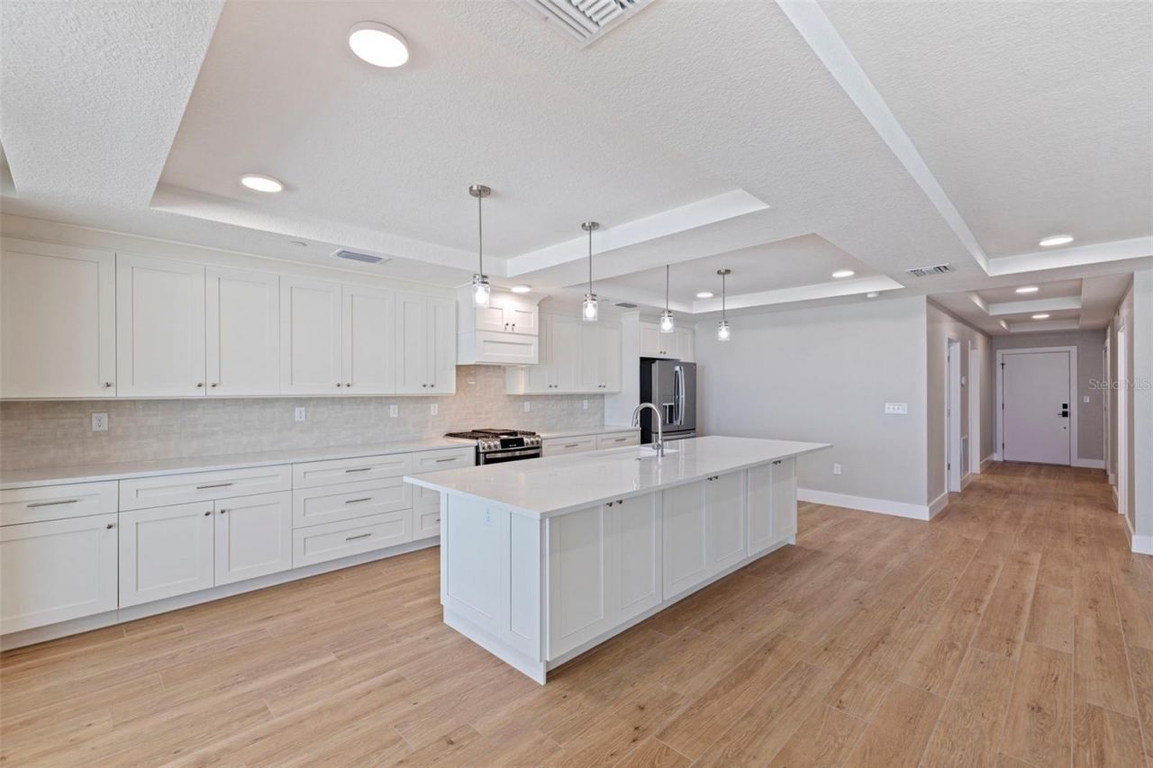 14048 Gulf Boulevard, Unit 202, Madeira Beach, FL 33708 Photo