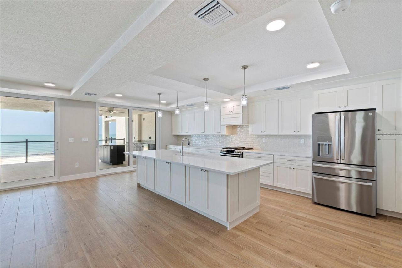 14048 Gulf Boulevard, Unit 202, Madeira Beach, FL 33708 Photo