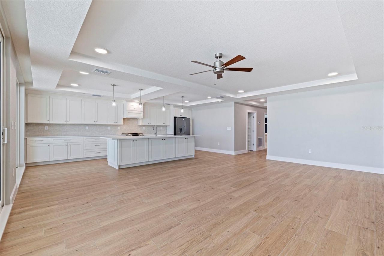 14048 Gulf Boulevard, Unit 202, Madeira Beach, FL 33708 Photo