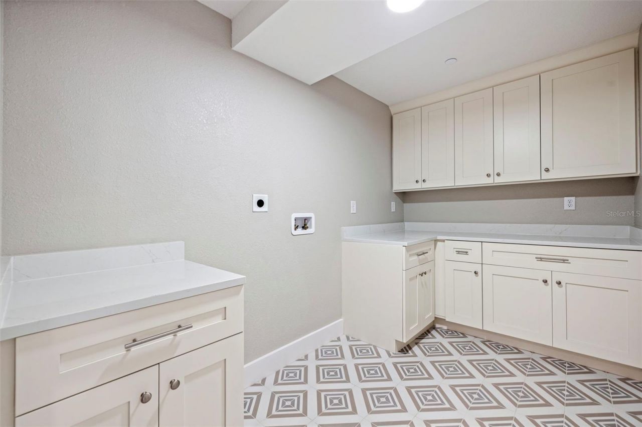 14048 Gulf Boulevard, Unit 202, Madeira Beach, FL 33708 Photo