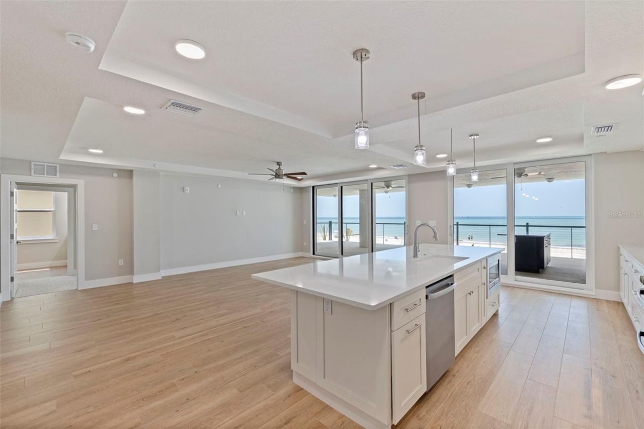 14048 Gulf Boulevard, Unit 202, Madeira Beach, FL 33708 Photo