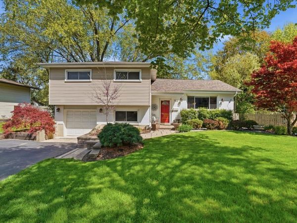 758 7TH Avenue , Libertyville, IL 60048