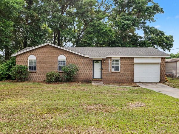4637 Dean Drive, Pace, FL 32571