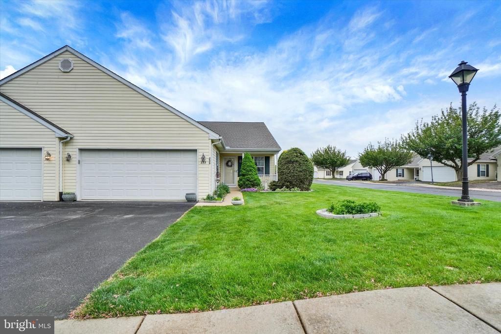 233 EQUINE COVE Red Lion, PA 17356