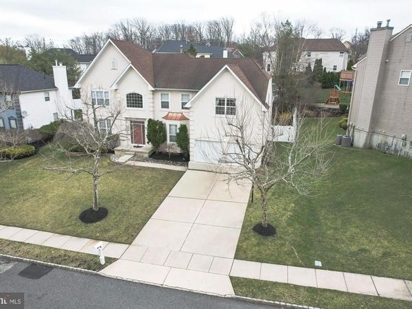 11 EXTON CIRCLE , CHERRY HILL, NJ 08003
