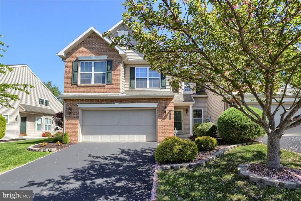 4250 Roth Farm Village Cir, Mechanicsburg, PA 17050 Main Photo