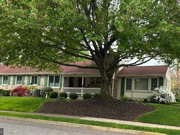 102 E THIRD AVENUE , LITITZ, PA 17543