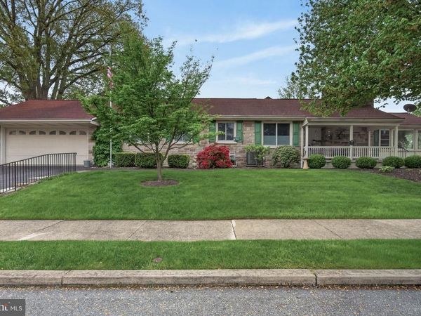 102 E THIRD AVENUE , LITITZ, PA 17543