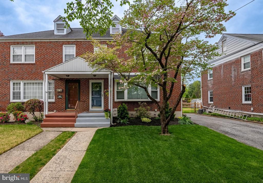 12 LAWNDALE ROAD , WYOMISSING, PA 19610