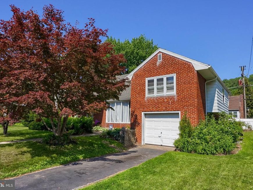 812 Brighton Avenue, Reading, PA 19606 Main Photo