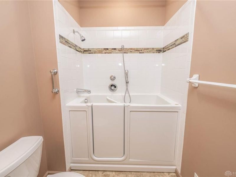 7444 New York Way, Butler Township, OH 45414 Photo 28