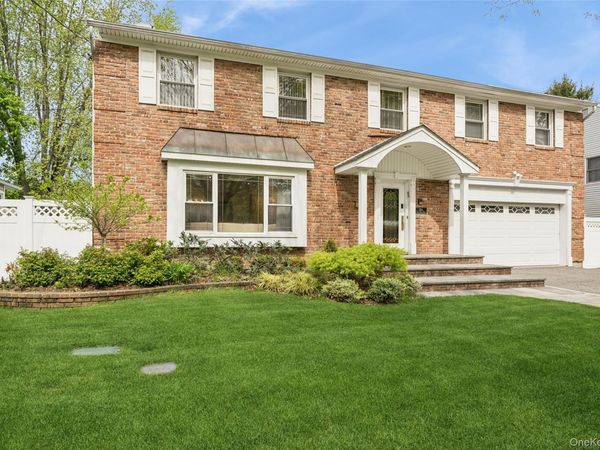 192 Split Rock Road , Syosset, NY 11791