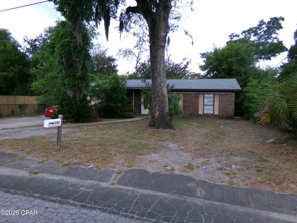 1707 Michigan Avenue , Panama City, FL 32401