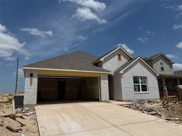 500 Quail Convey DR, Jarrell, TX 76537