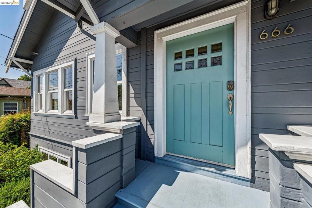 666 46th St, Oakland, CA 94609 Main Photo