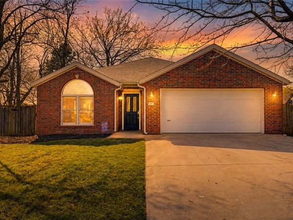 1451 Greenleaf Drive , Fayetteville, AR 72704