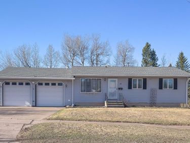 16 Law Drive , Silver Bay, MN 55614