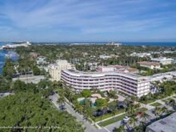315 S Lake Drive, Unit Ph D, Palm Beach, FL 33480