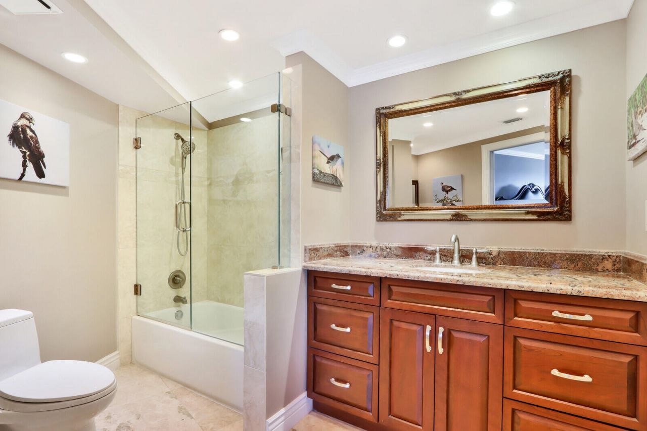 5420 N Ocean Drive, Unit 1703, Singer Island, FL 33404 Photo