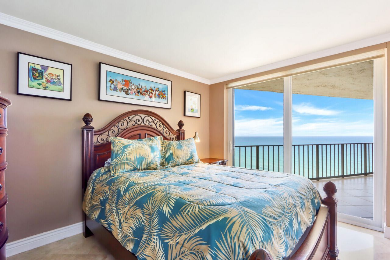 5420 N Ocean Drive, Unit 1703, Singer Island, FL 33404 Photo