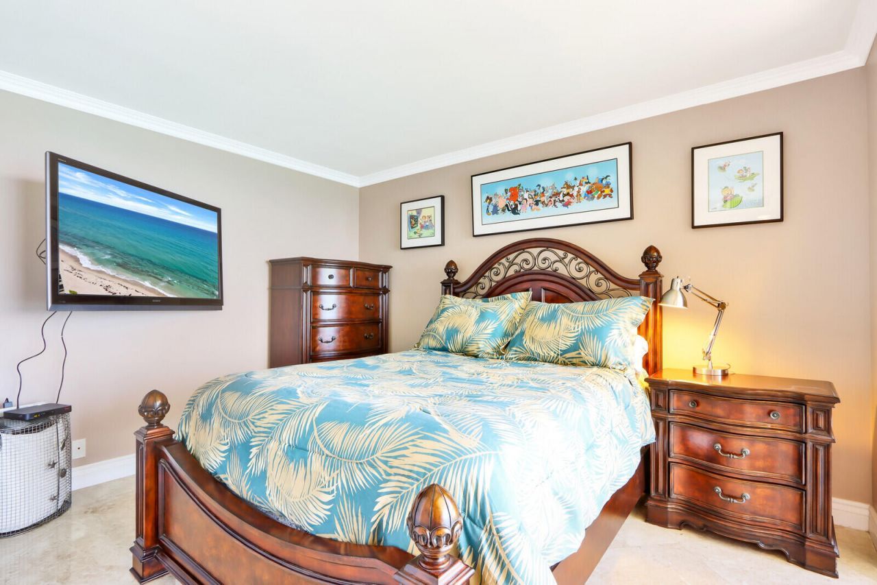 5420 N Ocean Drive, Unit 1703, Singer Island, FL 33404 Photo