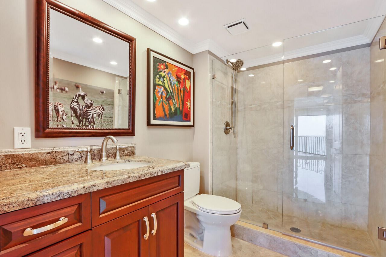 5420 N Ocean Drive, Unit 1703, Singer Island, FL 33404 Photo