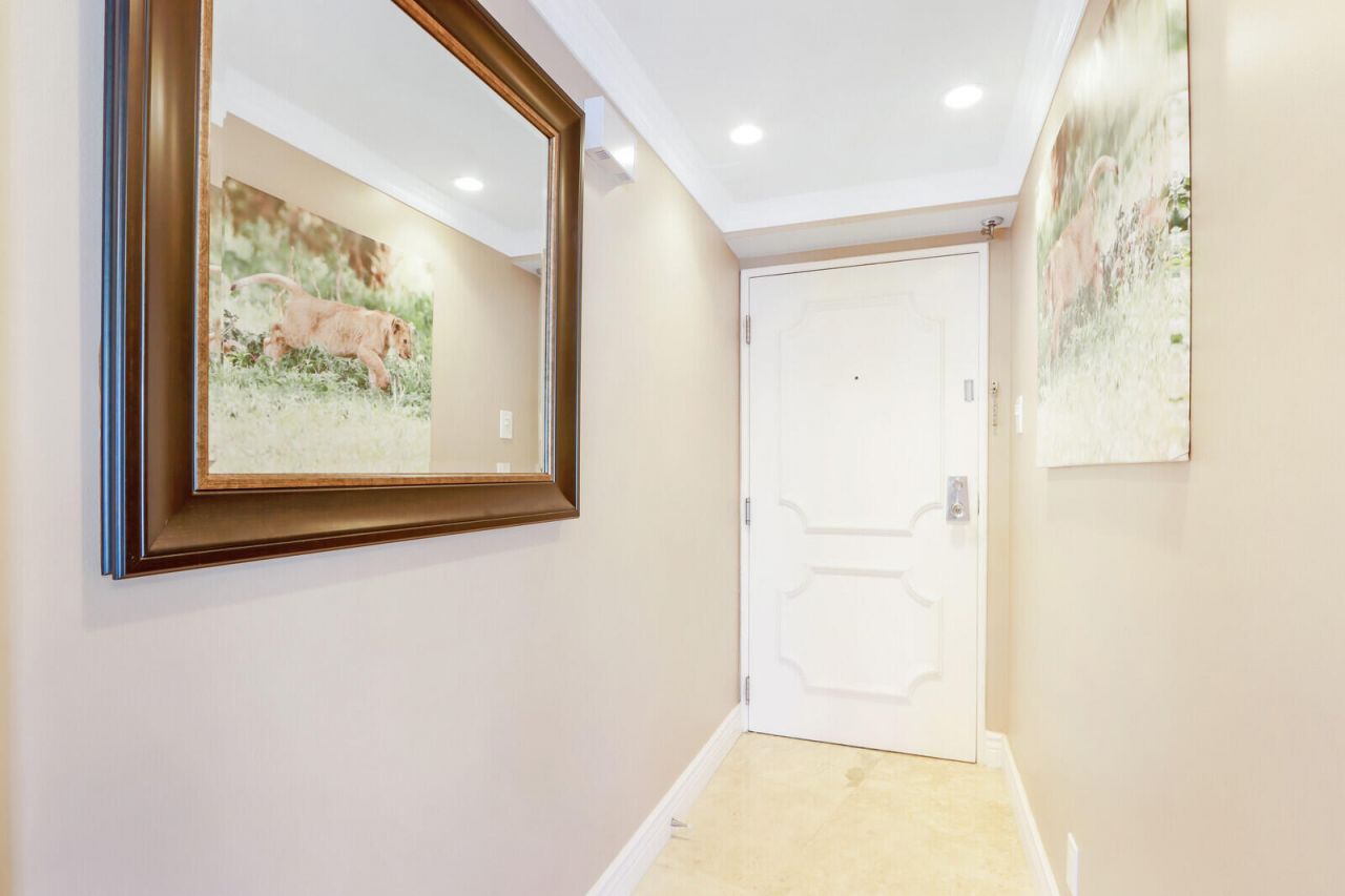 5420 N Ocean Drive, Unit 1703, Singer Island, FL 33404 Photo