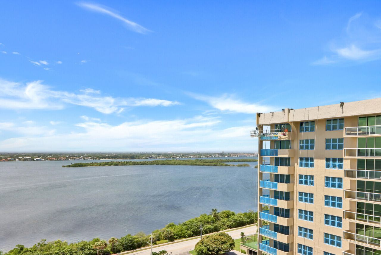 5420 N Ocean Drive, Unit 1703, Singer Island, FL 33404 Photo