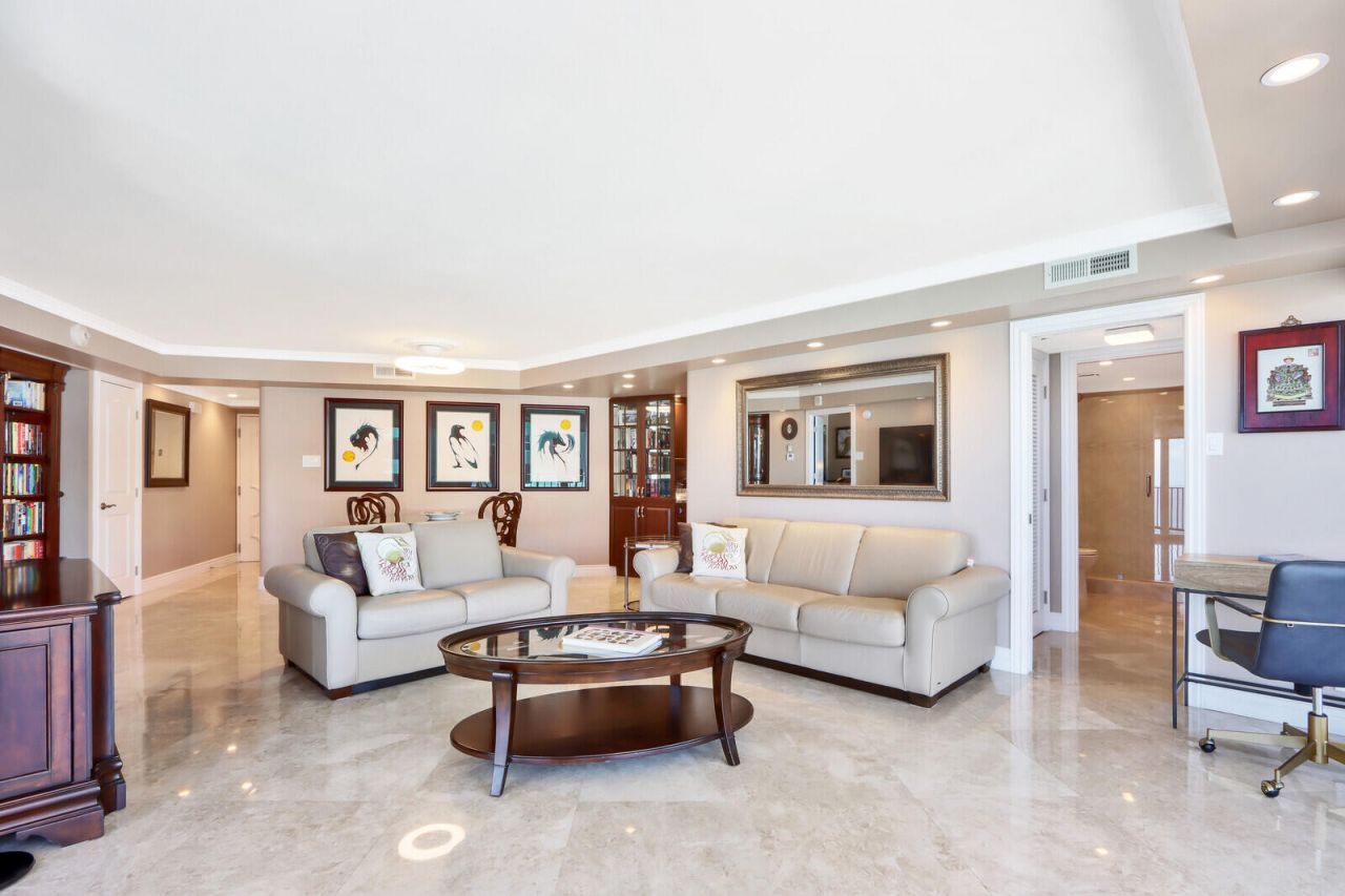 5420 N Ocean Drive, Unit 1703, Singer Island, FL 33404 Photo