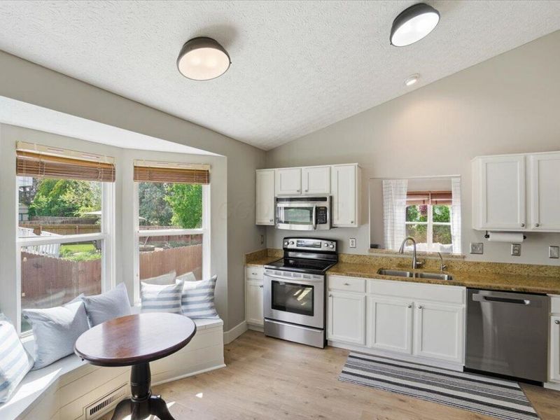 2619 Westrock Drive , Hilliard, OH 43026 Photo 8