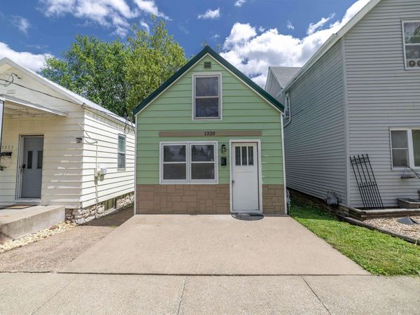 1320 N 11TH Street, Quincy, IL 62301