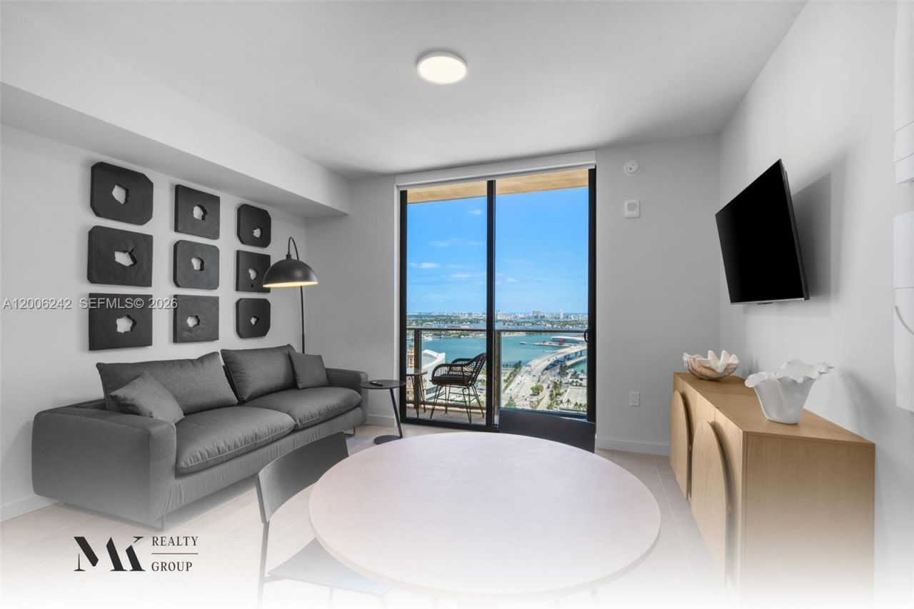 121 NE 5 , Unit 2700, Miami, FL 33132 Photo