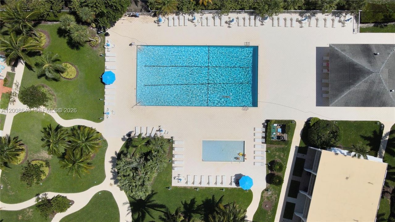 881 Ocean Dr, Unit TH12, Key Biscayne, FL 33149 Photo